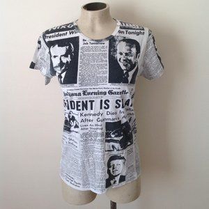 NEWSPAPER PRINT TEE SHIRT SIZE LARGE